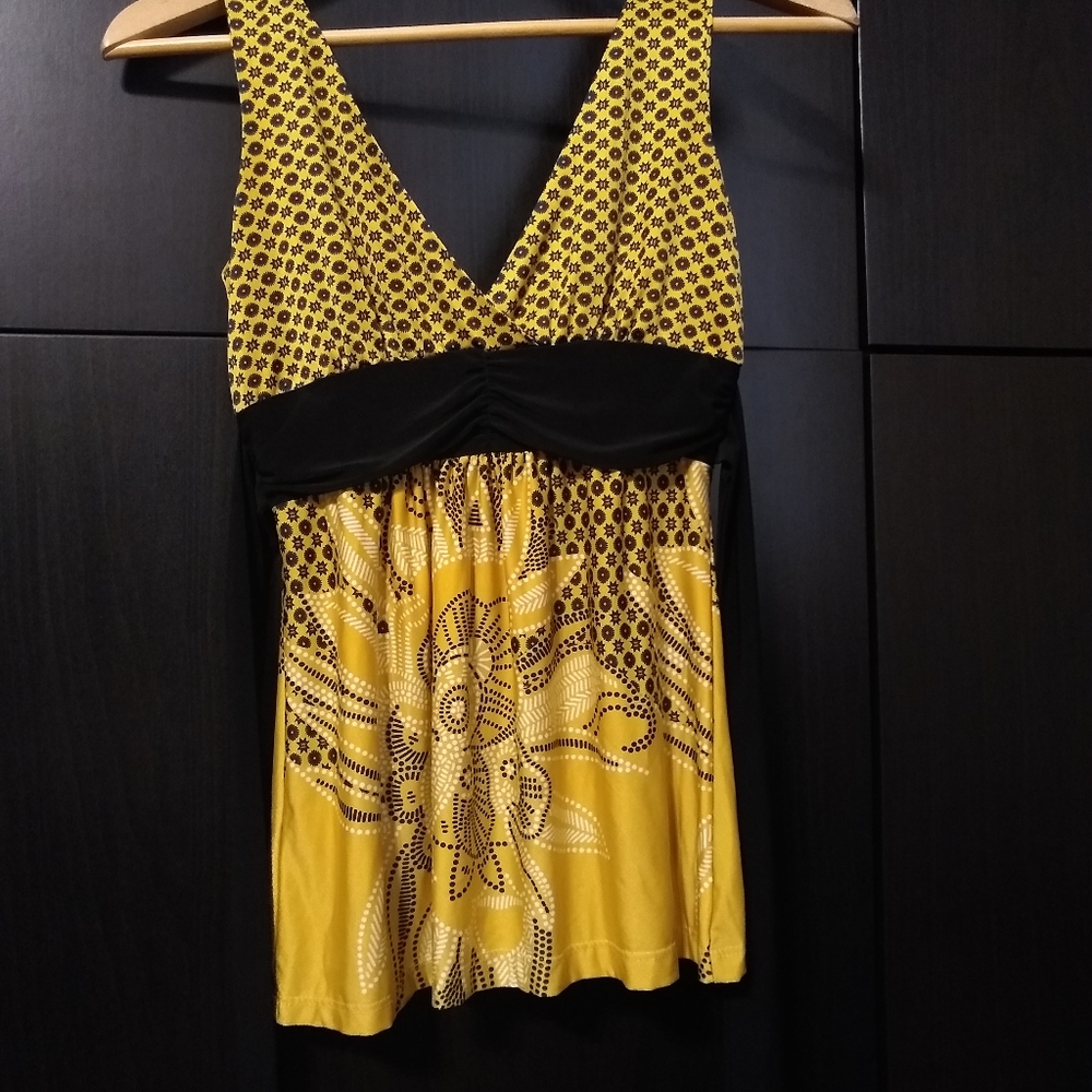 Floral Top - Picture 2 of 2